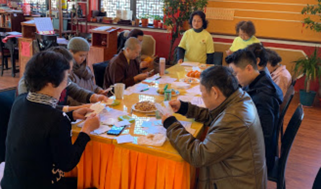 participants playing heart to heart cafe cards